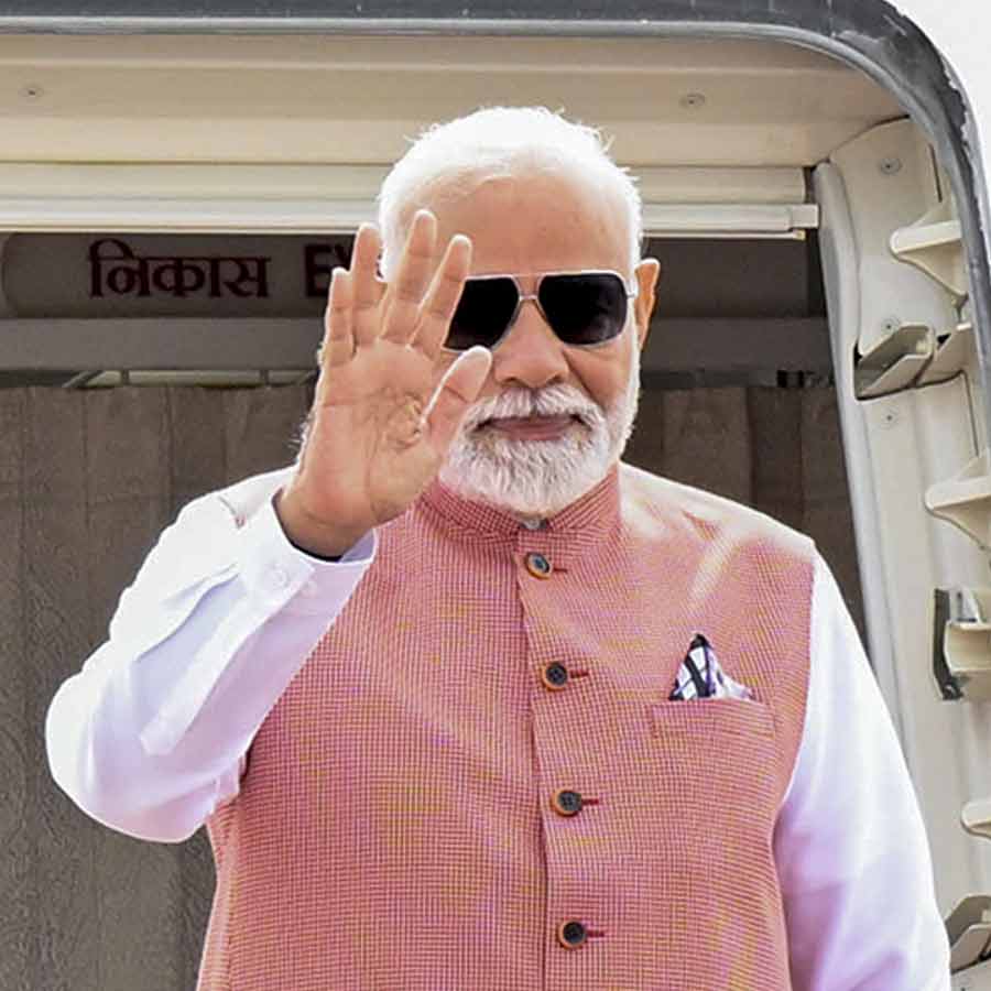 চলতি বছরে মোদীর আমেরিকা ও ফ্রান্স সফরে কত খরচ হল, জানাল কেন্দ্র, হিসাব মিলল গত চার বছরের বিদেশযাত্রারও