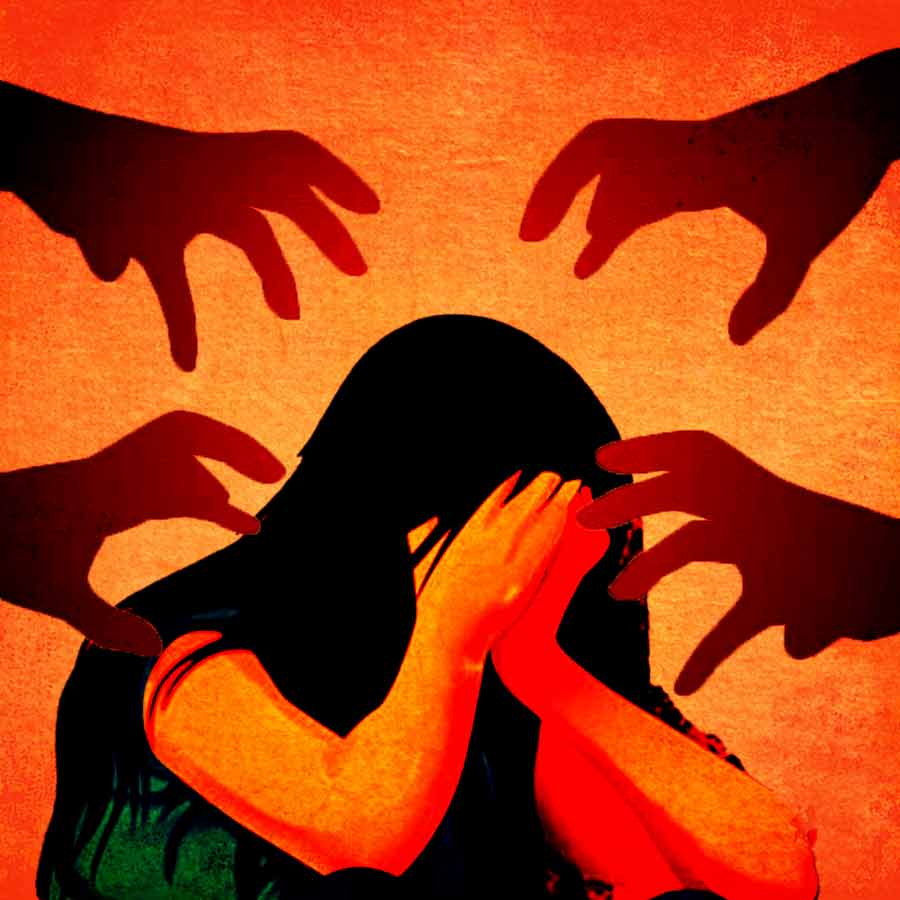 নাইনের ছাত্রীকে বাড়িতে ঢুকে ধর্ষণ ইনস্টাগ্রামের বন্ধুর! সঙ্গী মেয়েটির স্কুলেরই ৩ ছাত্র, দরজা বন্ধ করে পুলিশ ডাকলেন মা