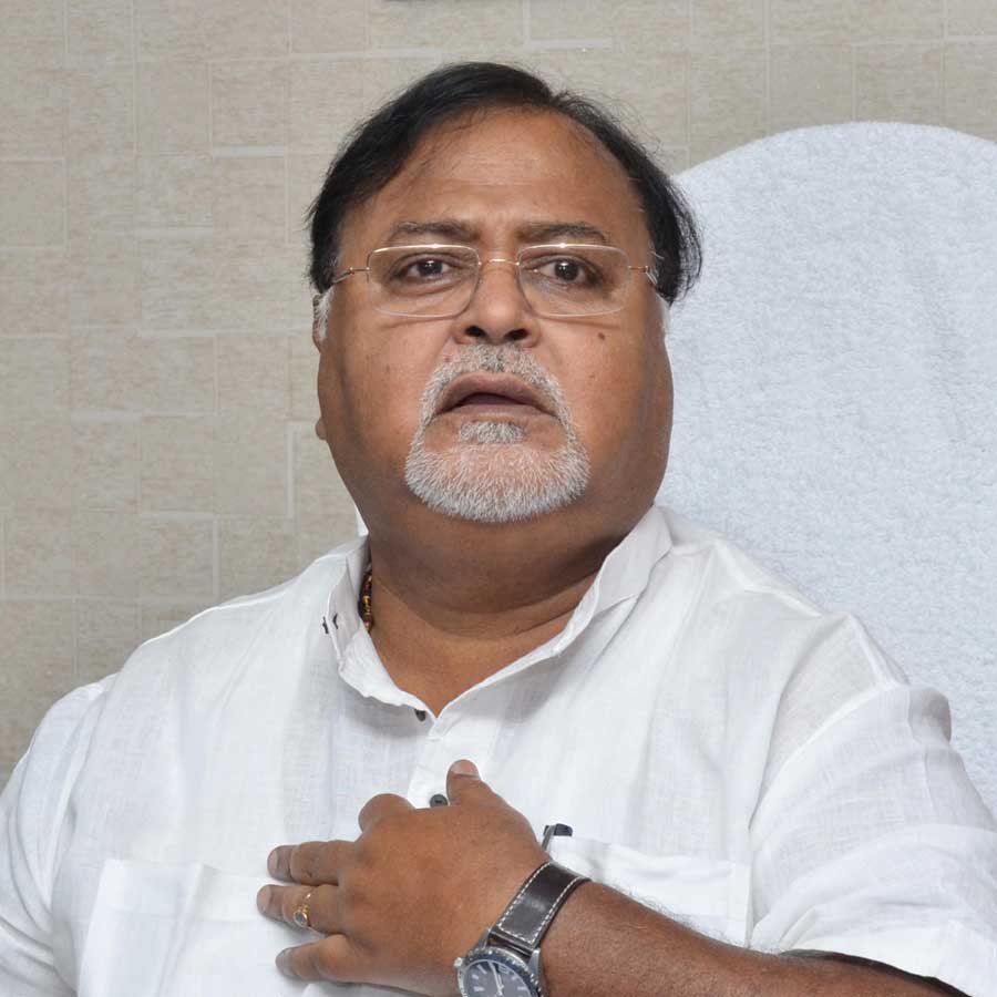 পার্থের বিরুদ্ধে ‘শেষ’ মামলাটির শুনানিও শেষ হল কলকাতা হাই কোর্টে, জামিন পেলে জেল থেকে বেরোবেন প্রাক্তন মন্ত্রী