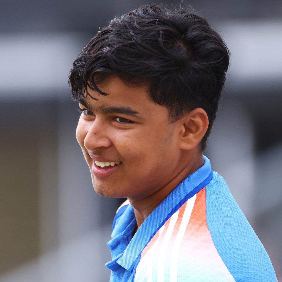 ১৫৩ বলে ২১৫! দ্বিতীয় বৈভবের আবির্ভাব, ছোটদের ক্রিকেটে প্রথম দ্বিশতরান দক্ষিণ আফ্রিকার ব্যাটারের