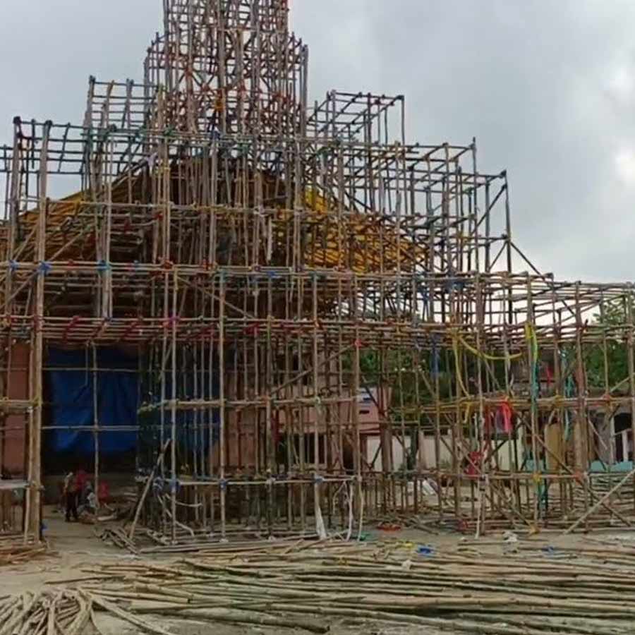 দুর্গাপুজোর জন্য ব্যবহার হওয়া পার্ক দু’সপ্তাহের মধ্যে পরিচ্ছন্ন করে খোলার নির্দেশ কলকাতা পুরসভার