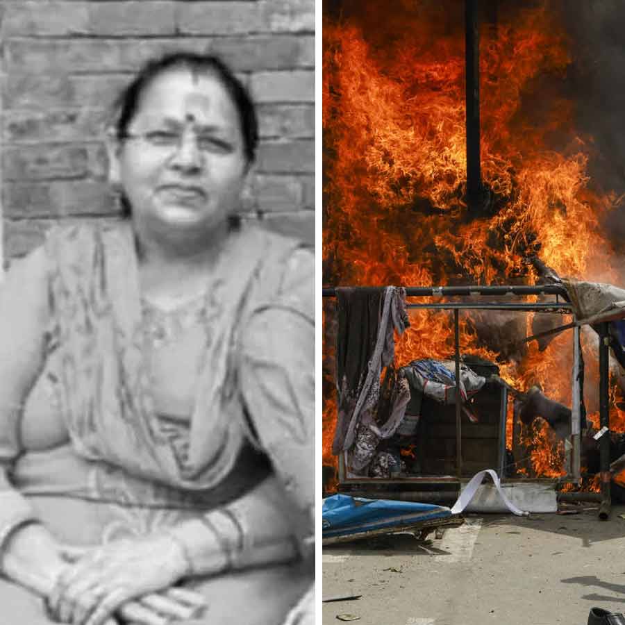 অশান্ত নেপালে ভারতীয়ের মৃত্যু! বিক্ষোভকারীরা হোটেলে আগুন ধরানোয় চারতলা থেকে ঝাঁপ দম্পতির, মৃত্যু মহিলার
