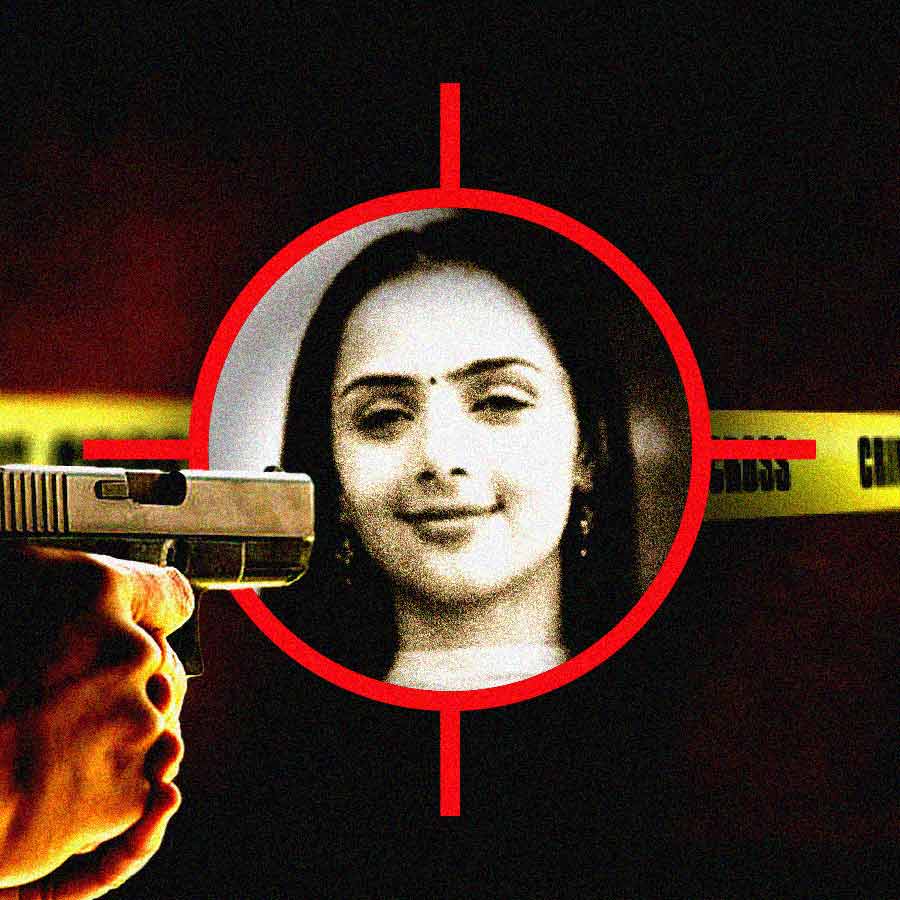 হরিয়ানার টেনিস খেলোয়াড় রাধিকা যাদবকে বাড়িতেই গুলি করে খুন করেছেন তাঁর বাবা দীপক যাদব। 