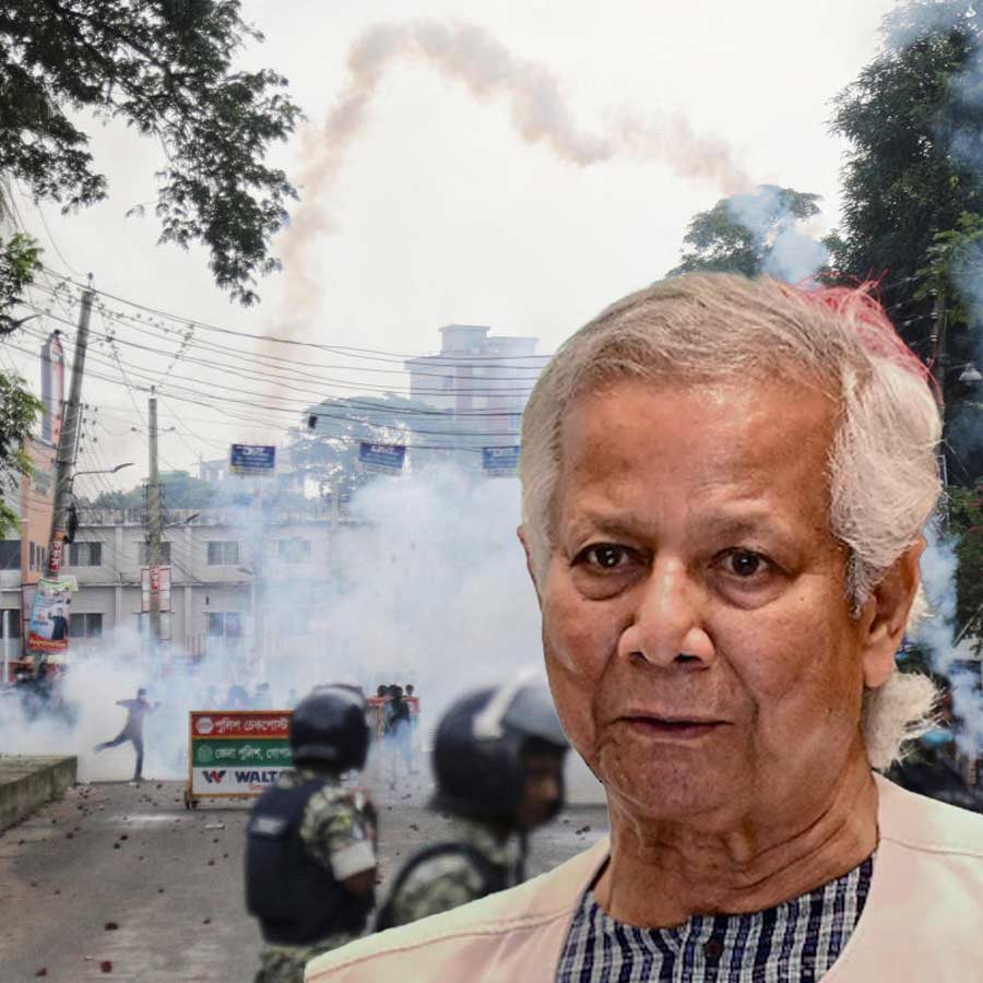 আওয়ামী লীগের শক্ত ঘাঁটি গোপালগঞ্জে ঝামেলার আগাম খবর থাকলেও নিরাপত্তায় ফাঁক কেন, প্রশ্ন উঠছে বাংলাদেশে