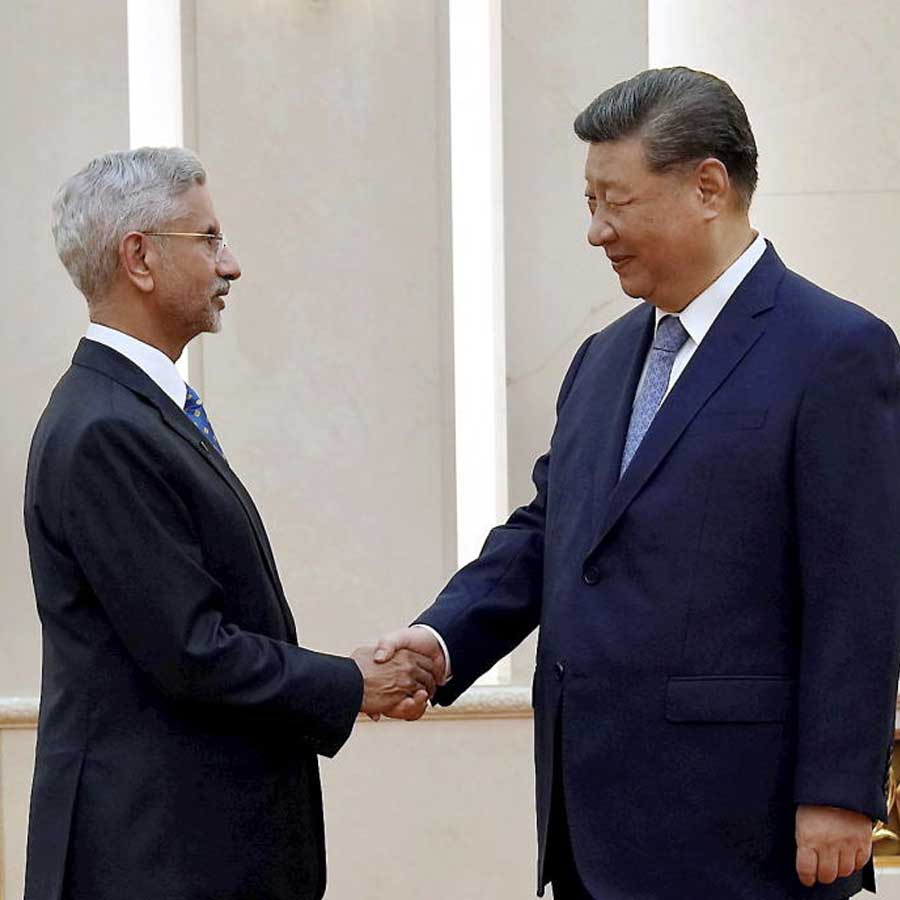 বেজিংয়ে চিনের প্রেসিডেন্টের সঙ্গে দেখা করলেন জয়শঙ্কর